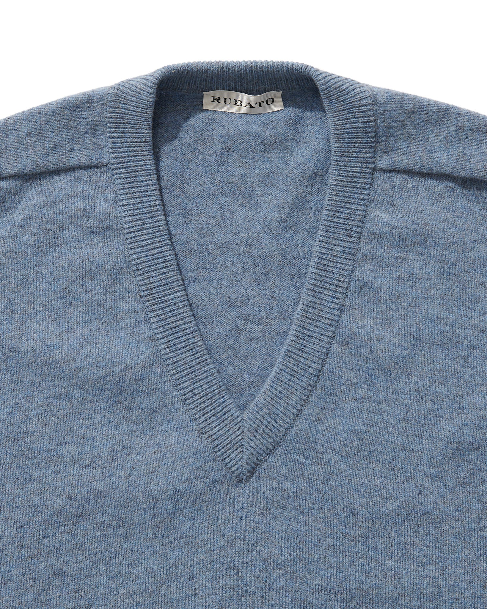 Standard V-Neck in Waves