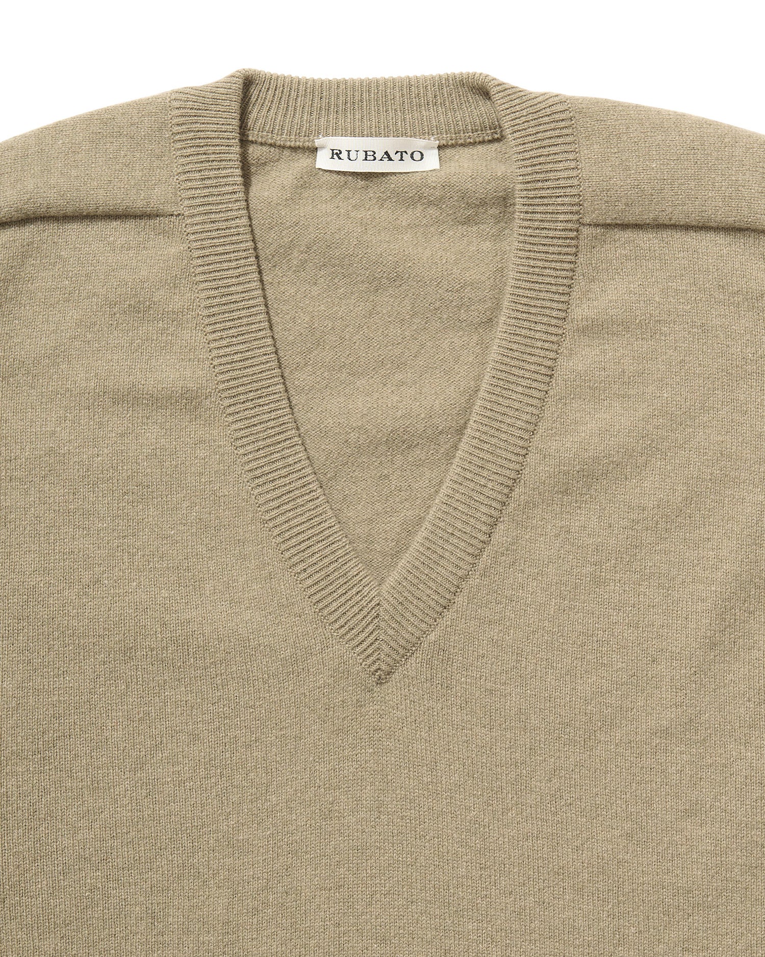 Standard V-Neck in Gravel
