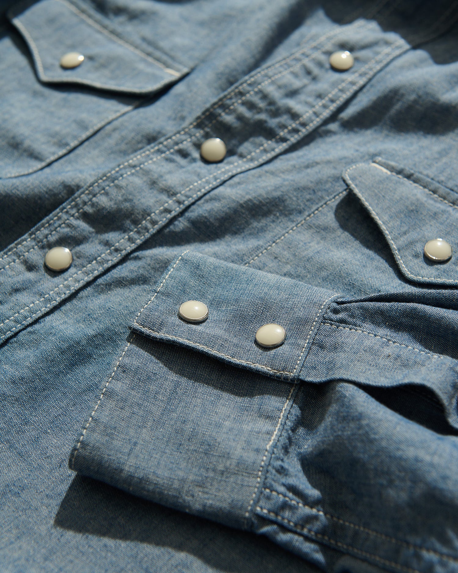 Roper Shirt in Light Blue Chambray