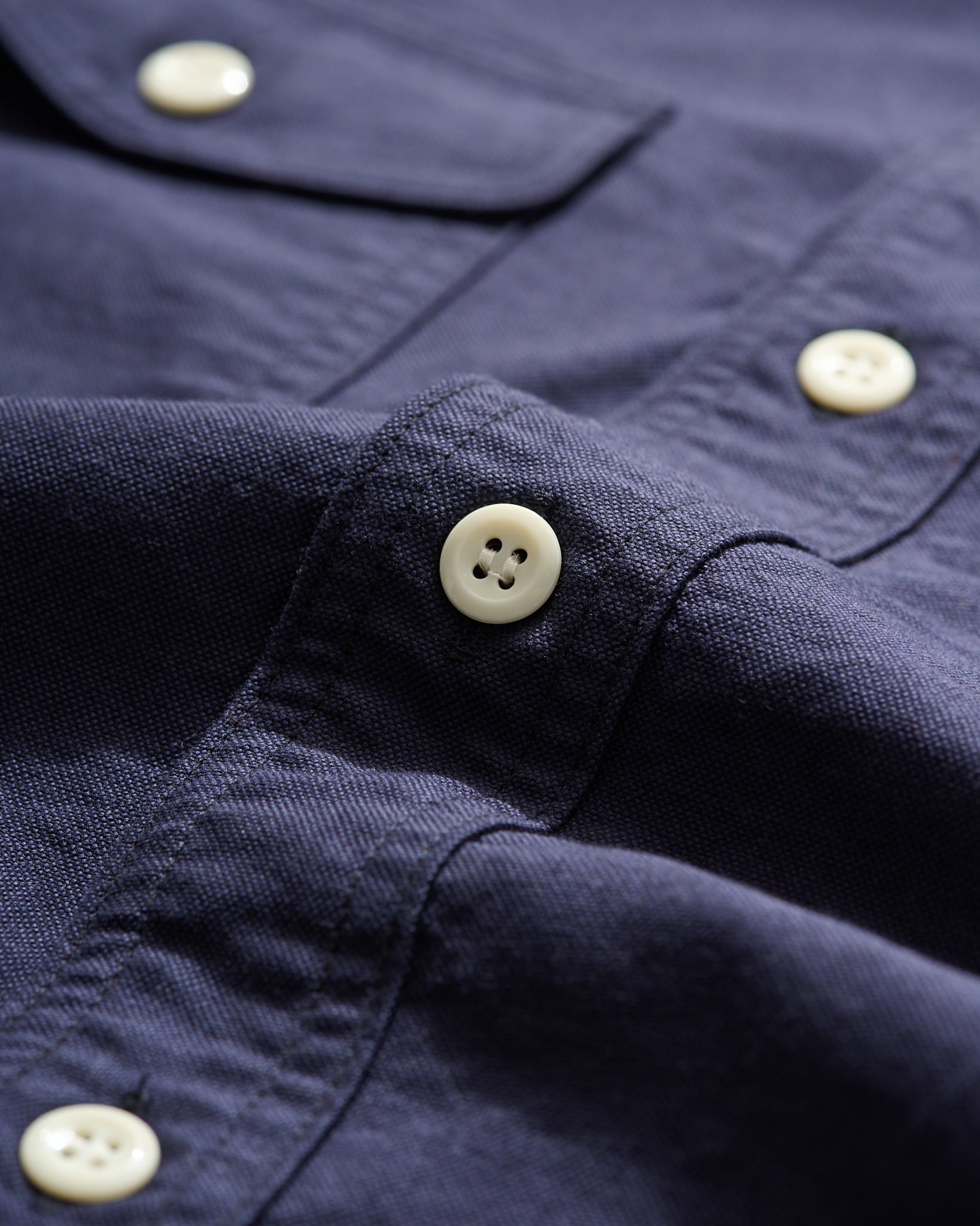 "R"-Shirt in Navy