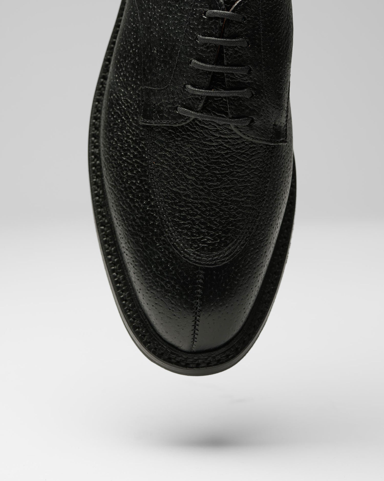 Navvy Cut in Black Pigskin