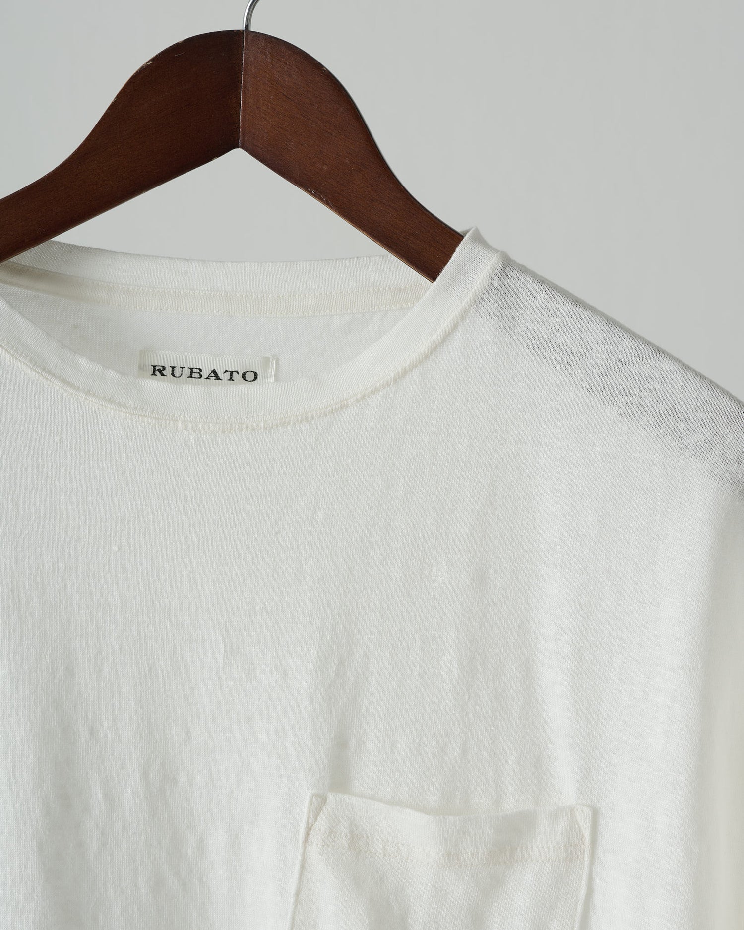 Standard T-shirt in White Linen