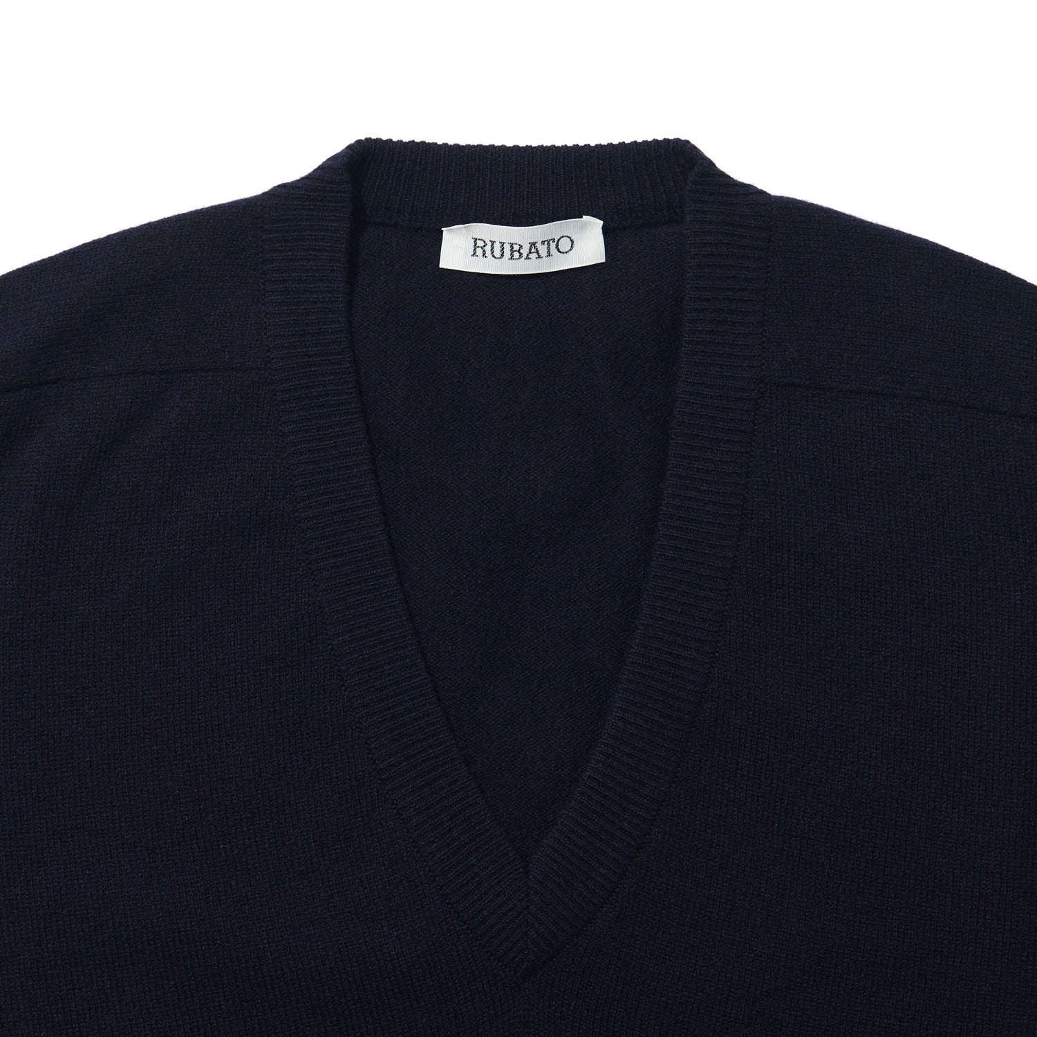 Standard V-Neck in Navy