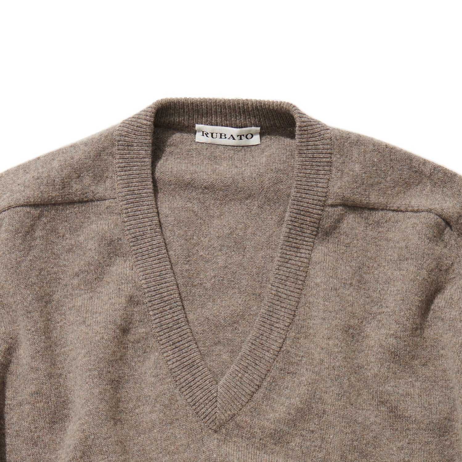 Standard V-Neck in Natural