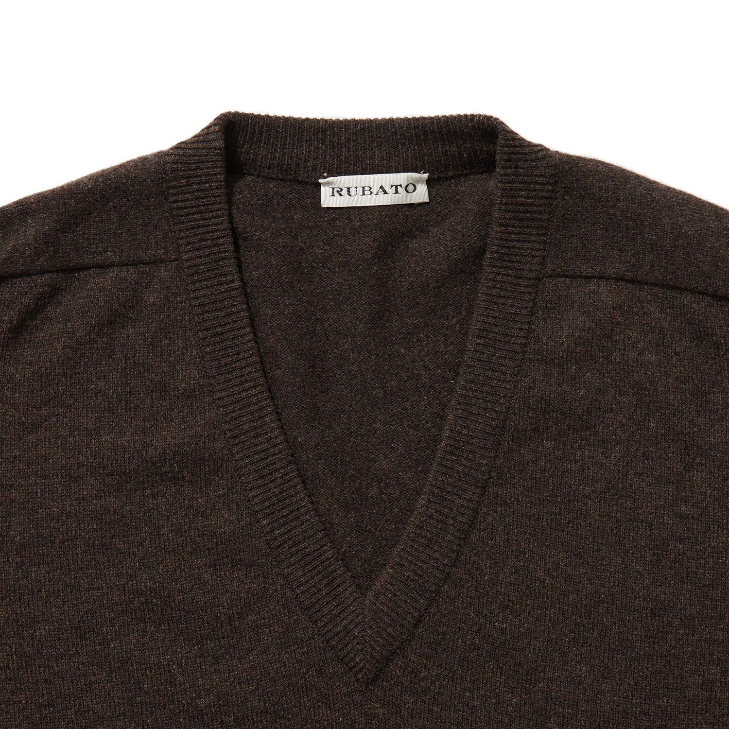 Standard V-Neck in Earth