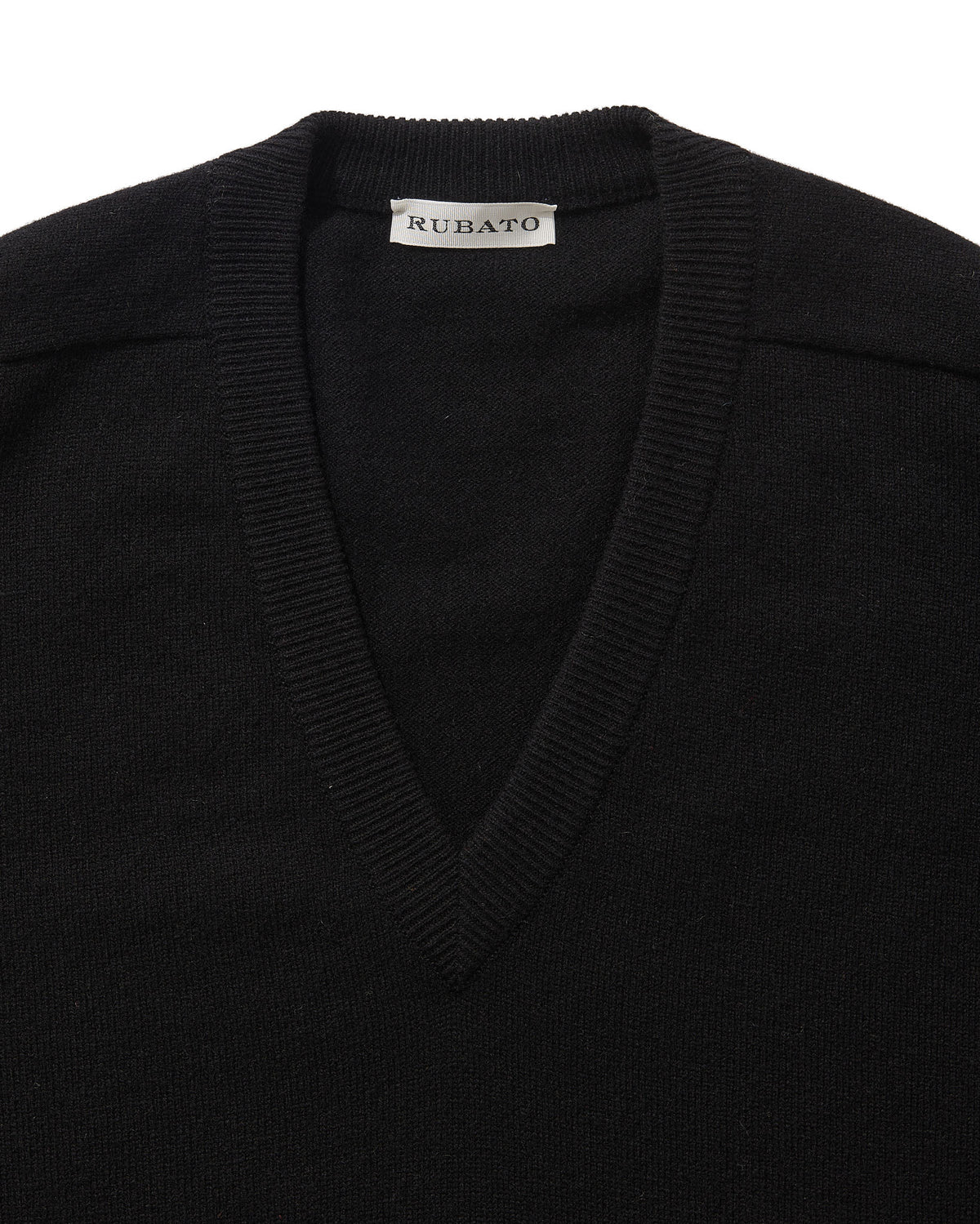 Standard V-Neck in Black