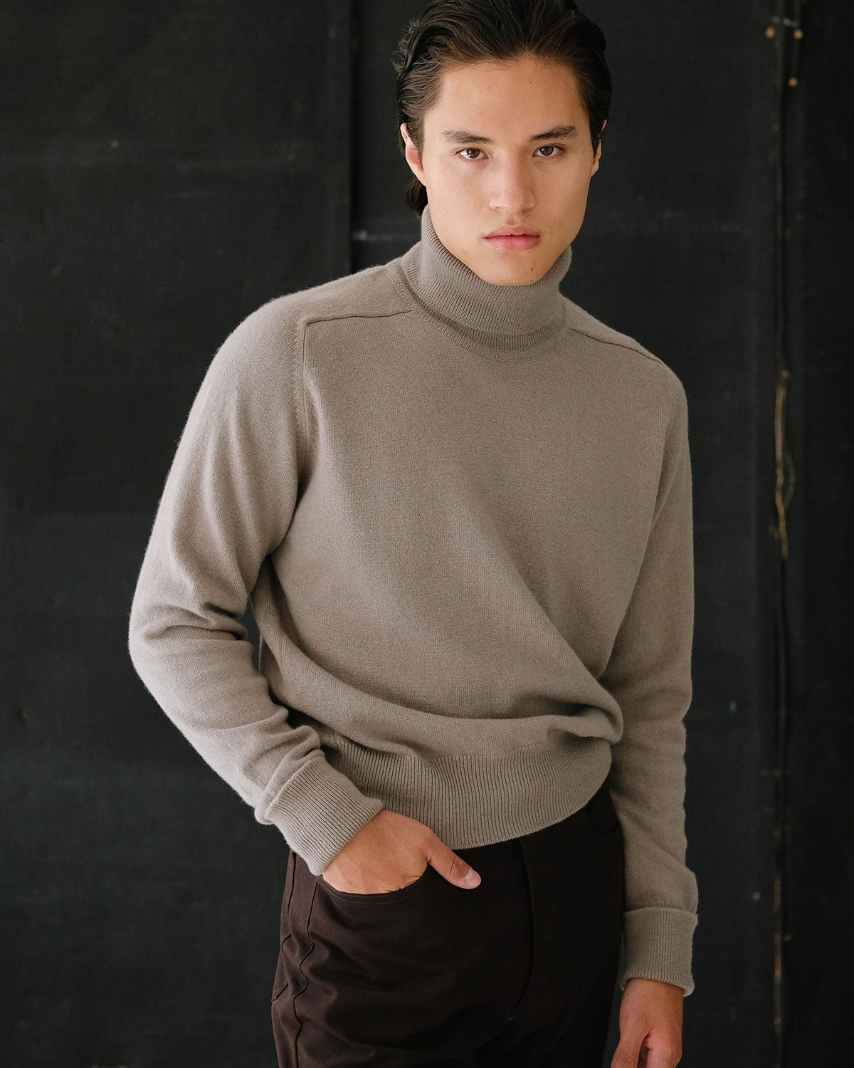 Cashmere Turtleneck in Clay