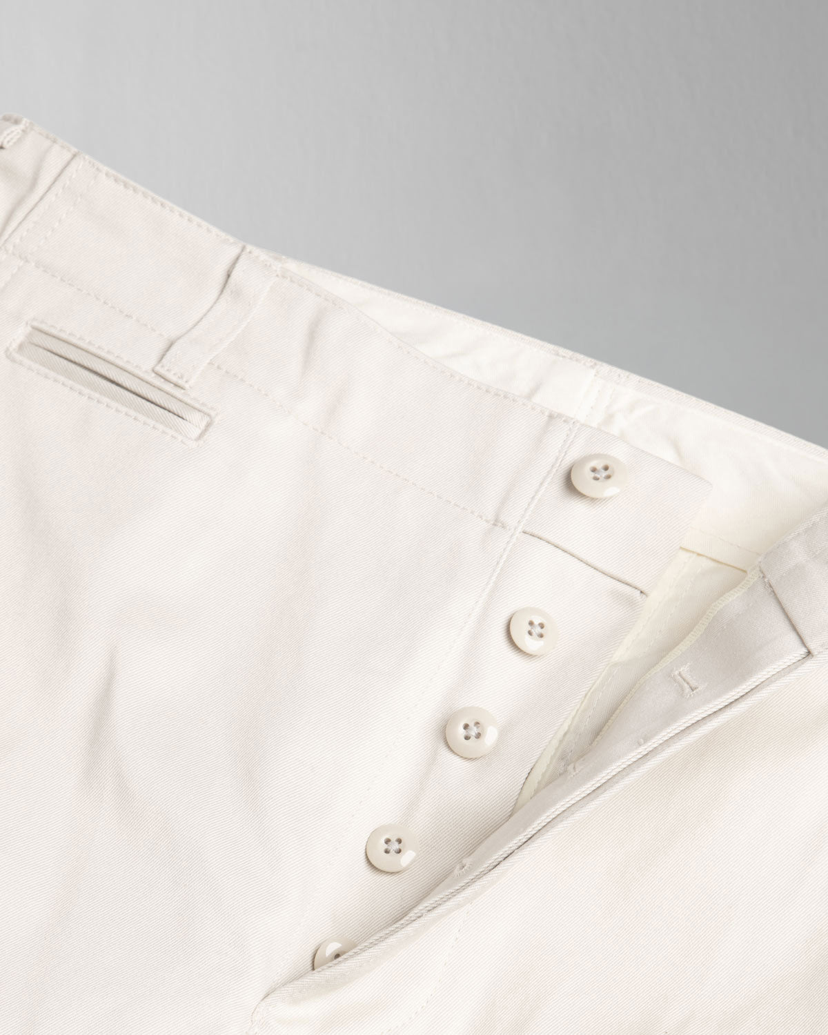 Officer's Chino in Ivory
