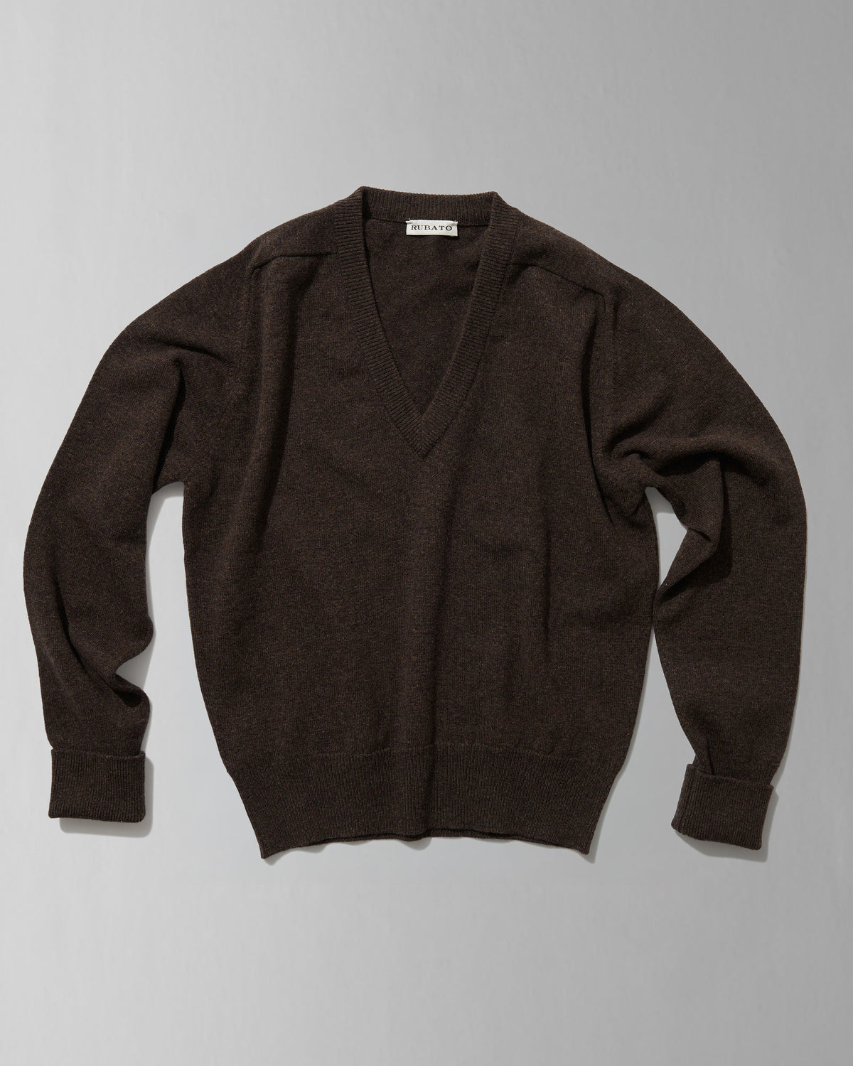Standard V-Neck in Earth