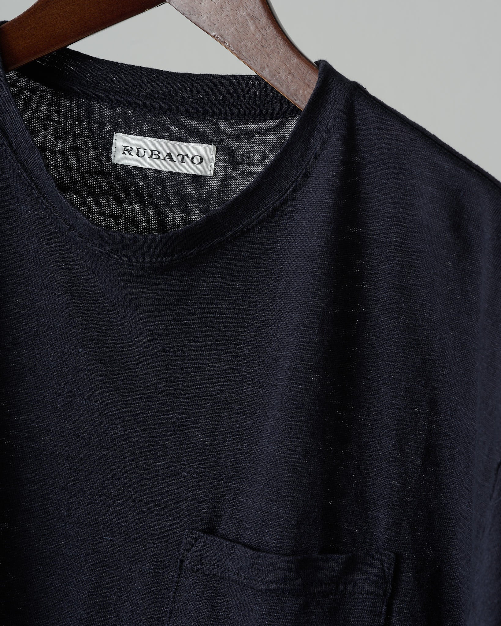 Standard T-shirt in Navy Linen