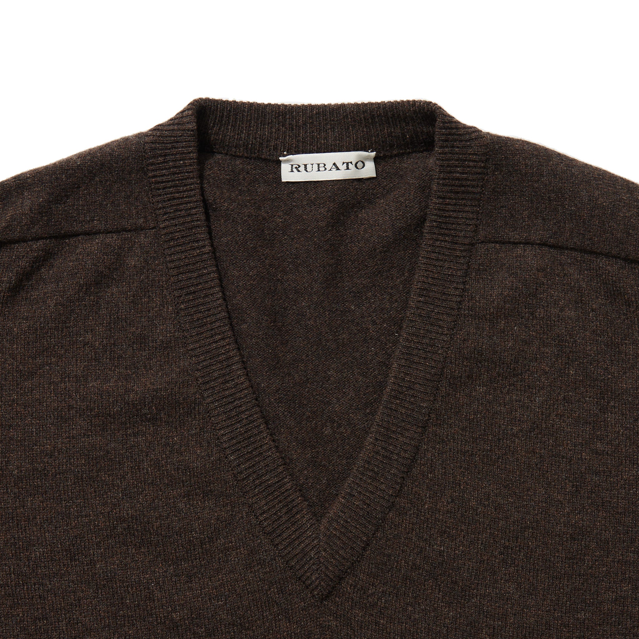 Standard V-Neck in Earth